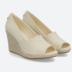 Toms Michelle Wedge, NWOT, Heel 3.88 inches.  Has some gold fleck.